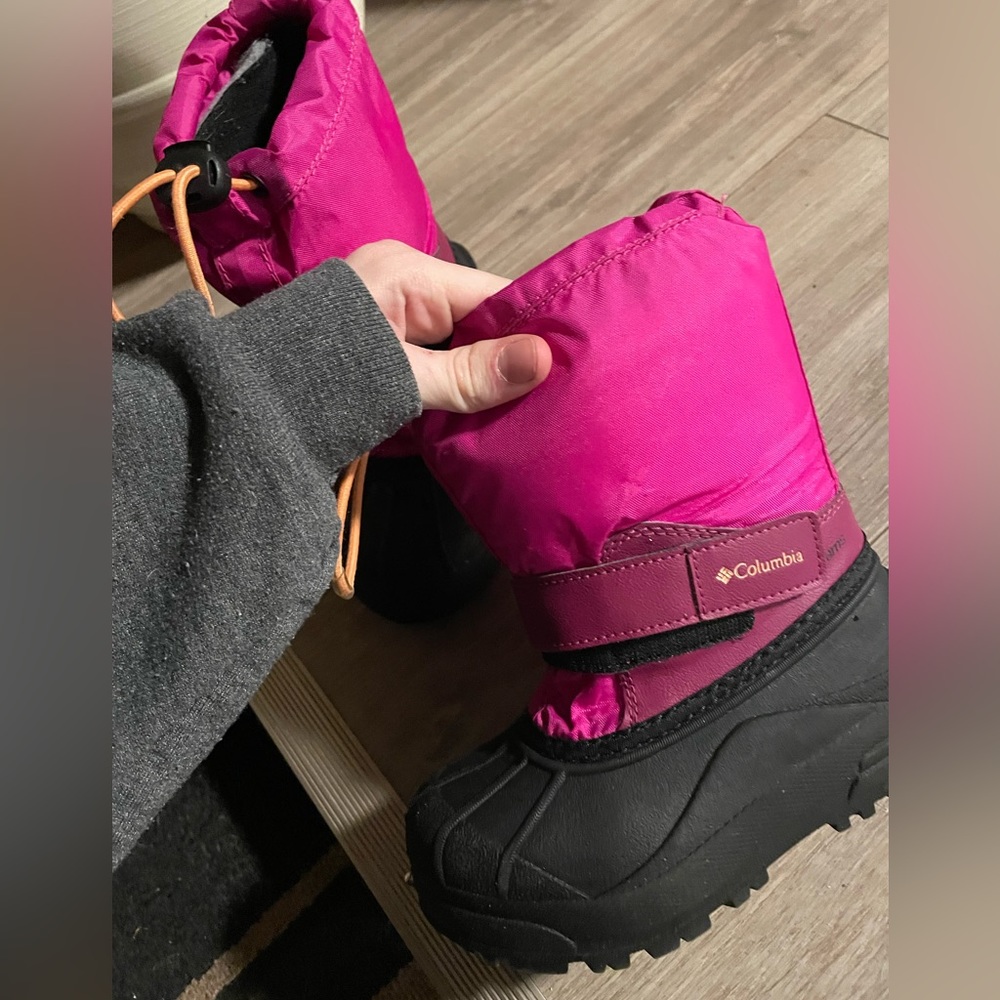 Kids Columbia winter boots